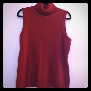 Sleeveless turtleneck sweater